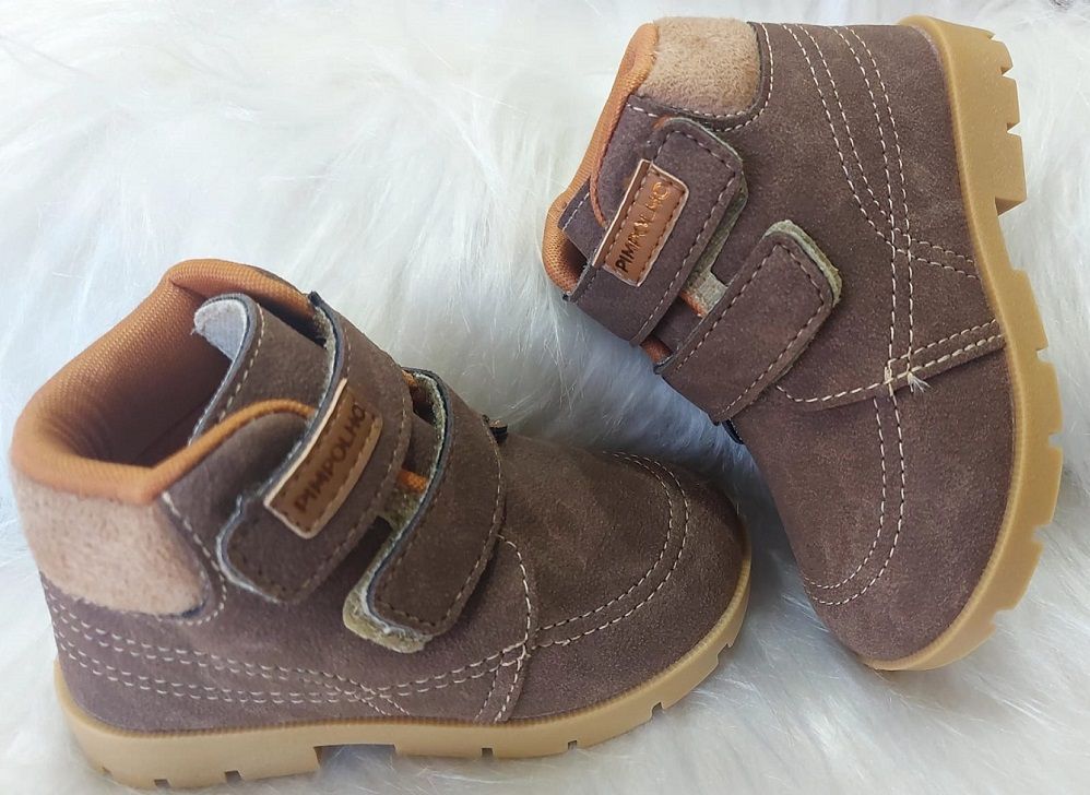 BOTA COM VELCRO PIMPOLHO