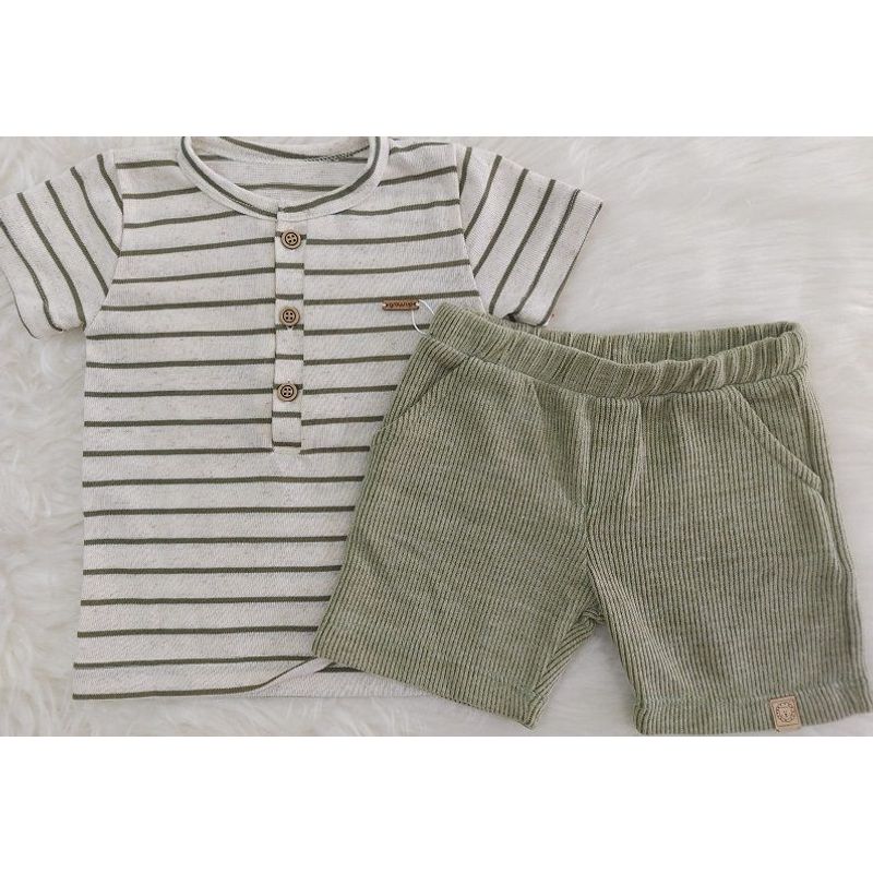 CONJUNTO CAMISETA COM PEITILHO LISTRADA E BERMUDA COM BOLSO GROW UP